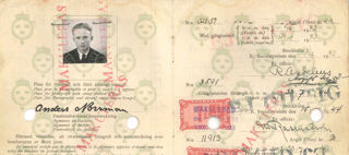 Svart text på gul bakgrund, "Främlingspass", Tre Kronor-vattenmärke