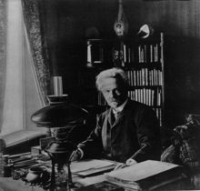 August Strindberg vid skrivbordet i Blå tornet
