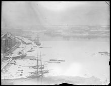 Utsikt över Skeppsbron från Mosebacke