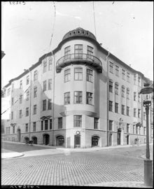 Hörnet av Riddargatan 25 t.v. och Grevgatan 11 t.h
