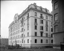 Hörnet av Östermalmsgatan 11 och Jungfrugatan 44
