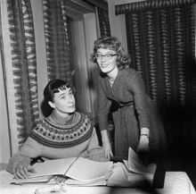 Porträtt av Sara Lidman (t.v.), författare
