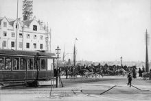 Ångspårvagn och vändskiva på Karl Johans torg, år 1888