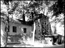 Klarabergsgatan 33 och 35, från Klara kyrkogård