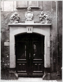 Köpmangatan n:r 11, portal