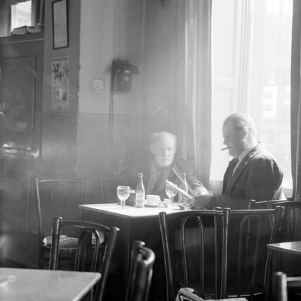 Två cafégäster.