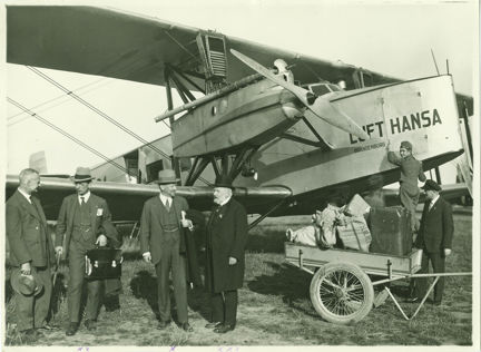 Yngve Larsson och flygplan i Stettin 1927