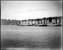 Skeppsbron söderut från Skeppsholmsbron