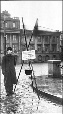 Frälsningsarméns insamling för julbespisning av fattiga på Gustav Adolfs Torg