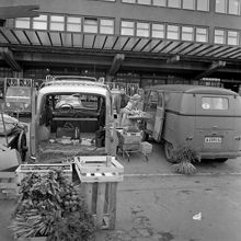 Transporter till Centralsaluhallen och Klarahallen.