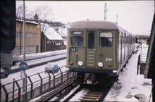 Tunnelbanetåg, C2, vid Alvik år 1977