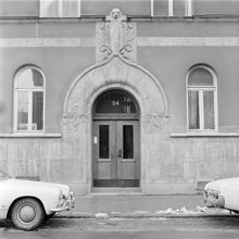 Karlavägen 94. Portalen