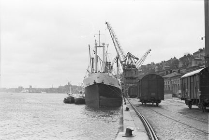 "Monark" vid Stadsgårdskajen
