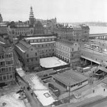 Utsikt mot Stockholms Stadsmuseum från Katarinahissen. Aläggningsarbete pågår vid Ryssgården
