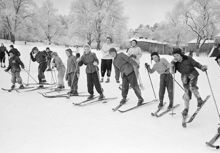 Hagaparken, Stora Pelousen nedanför Koppartälten. Skidskola