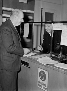 Interiör i Riksdagshuset. Ett postkontor