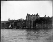 Söder Mälarstrand från Riddarholmen med Mariahissen och Mariaberget