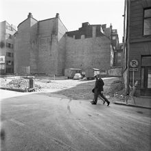 Avrivna tomter i kv. Apeln. Tunnelgatan 15, 17. Nu Olof Palmes Gata