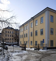 Malongen, Nytorget 15. Katarina Södra skola i fonden.