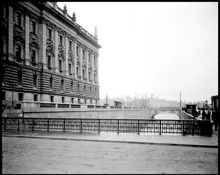 Utsikt över Stallkanalen från Stallbron, t.v. Riksdagshuset