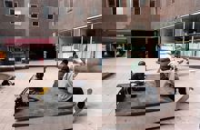 Skateboardåkare vid Malmskillnadsgatan
