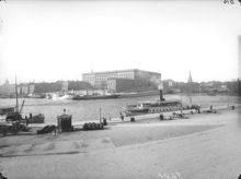 Kungliga Slottet sett från Karl XII:s Torg