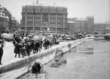 Snötippning vid Tegelbacken, med ett litet missöde