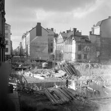 Södergatan under byggnad. Sankt Paulsgatan västerut från Götgatan. Sankt Paulsgatan 4 är rivet