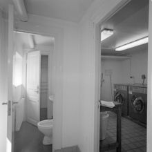 Pryssgränd 8. Tvättstuga 306 mot WC 305 och 306