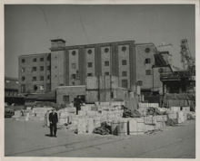 Frihamnen: Styckegodslagring framför magasin 3