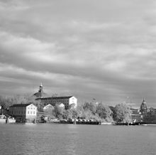 Utsikt mot Skeppsholmen från Blasieholmen. Segelfartyget Af Chapman i bakgrunden till höger