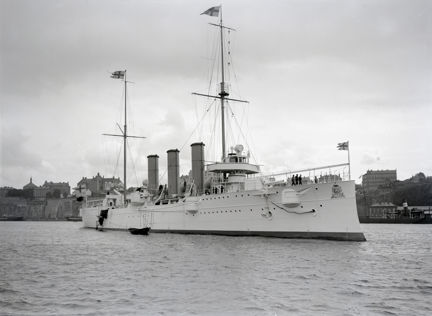 Pansarkryssaren Fylgia på Strömmen