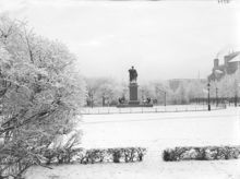 Kungsträdgården norrut med Karl XIII:s staty