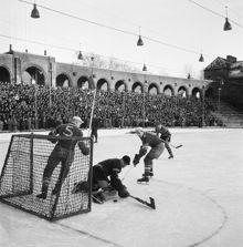Stadion. Ishockeymatch mellan AIK och Hammarby