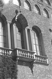 Stadshuset. Detalj av södra fasaden