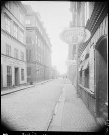 Munkbrogatan norrut från nr 9